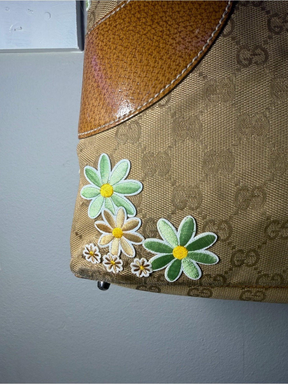 Gucci Beige Brown GG Canvas with aftermarket Floral Appliqué Shoulder Bag w COA - Picture 5 of 16